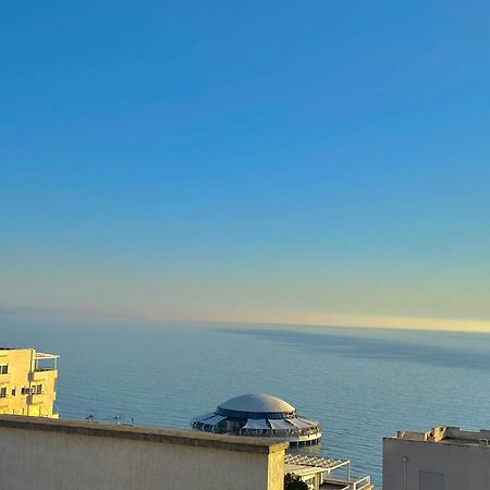 Prestige Apartament Sea View Durrës Esterno foto