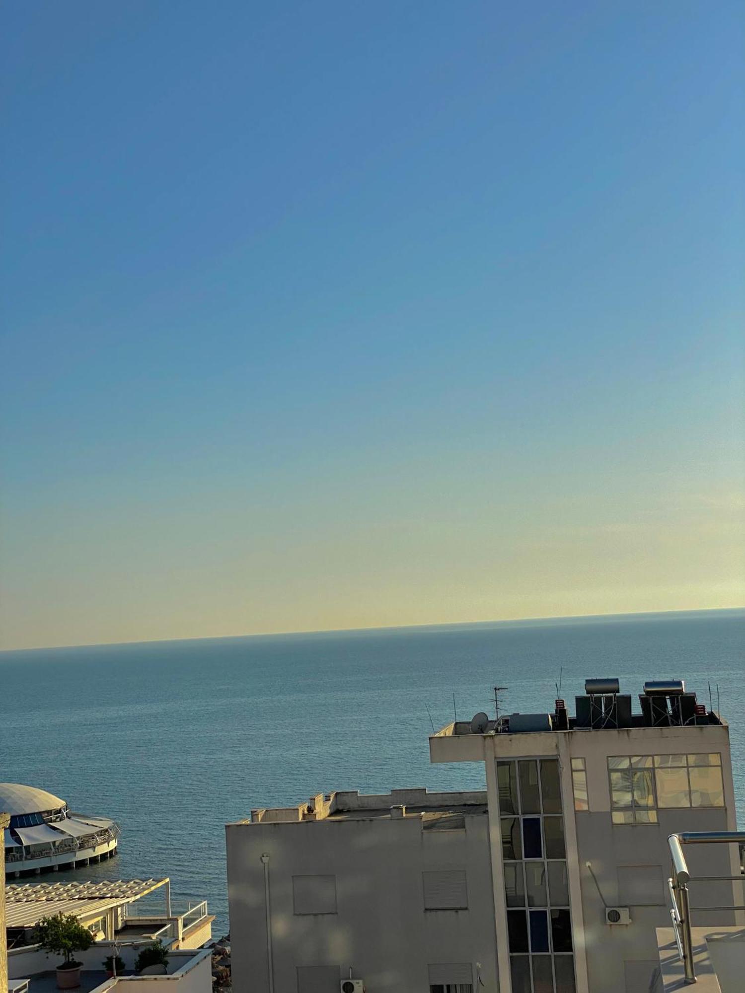 Prestige Apartament Sea View Durrës Esterno foto
