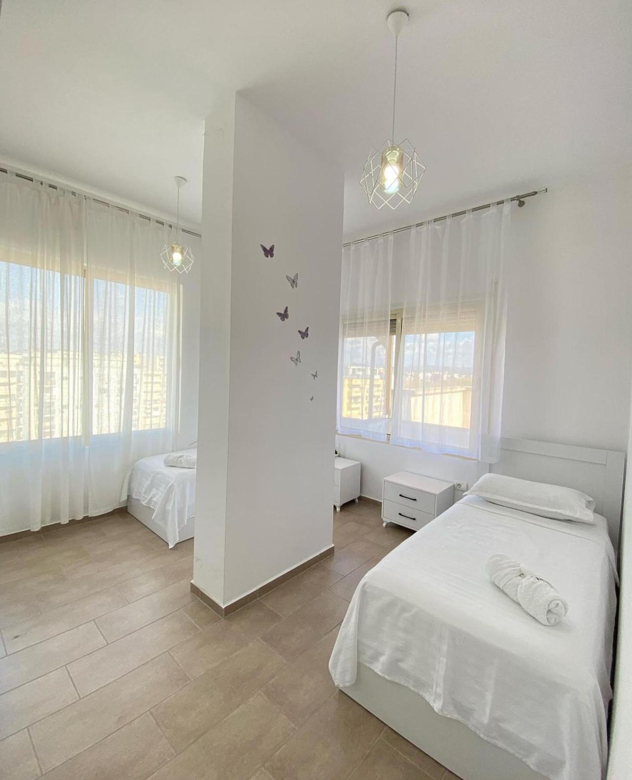 Prestige Apartament Sea View Durrës Esterno foto
