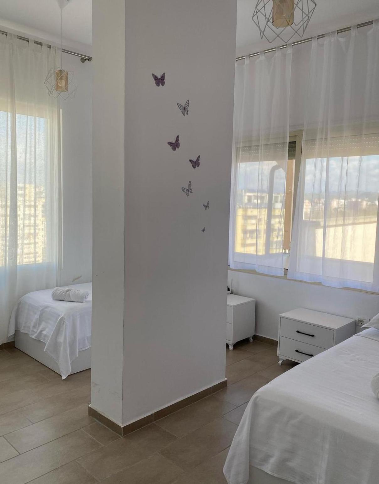 Prestige Apartament Sea View Durrës Esterno foto