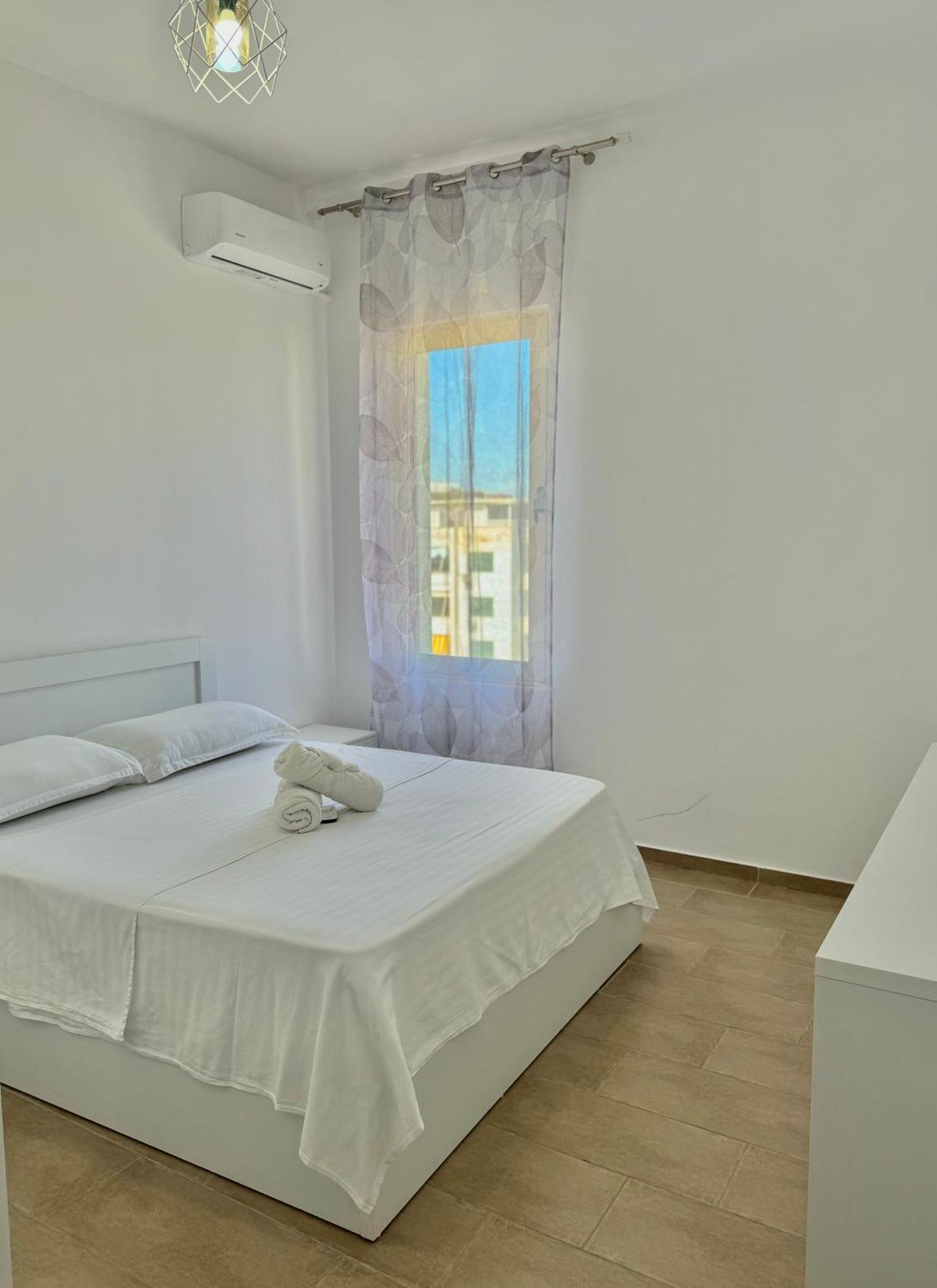 Prestige Apartament Sea View Durrës Esterno foto