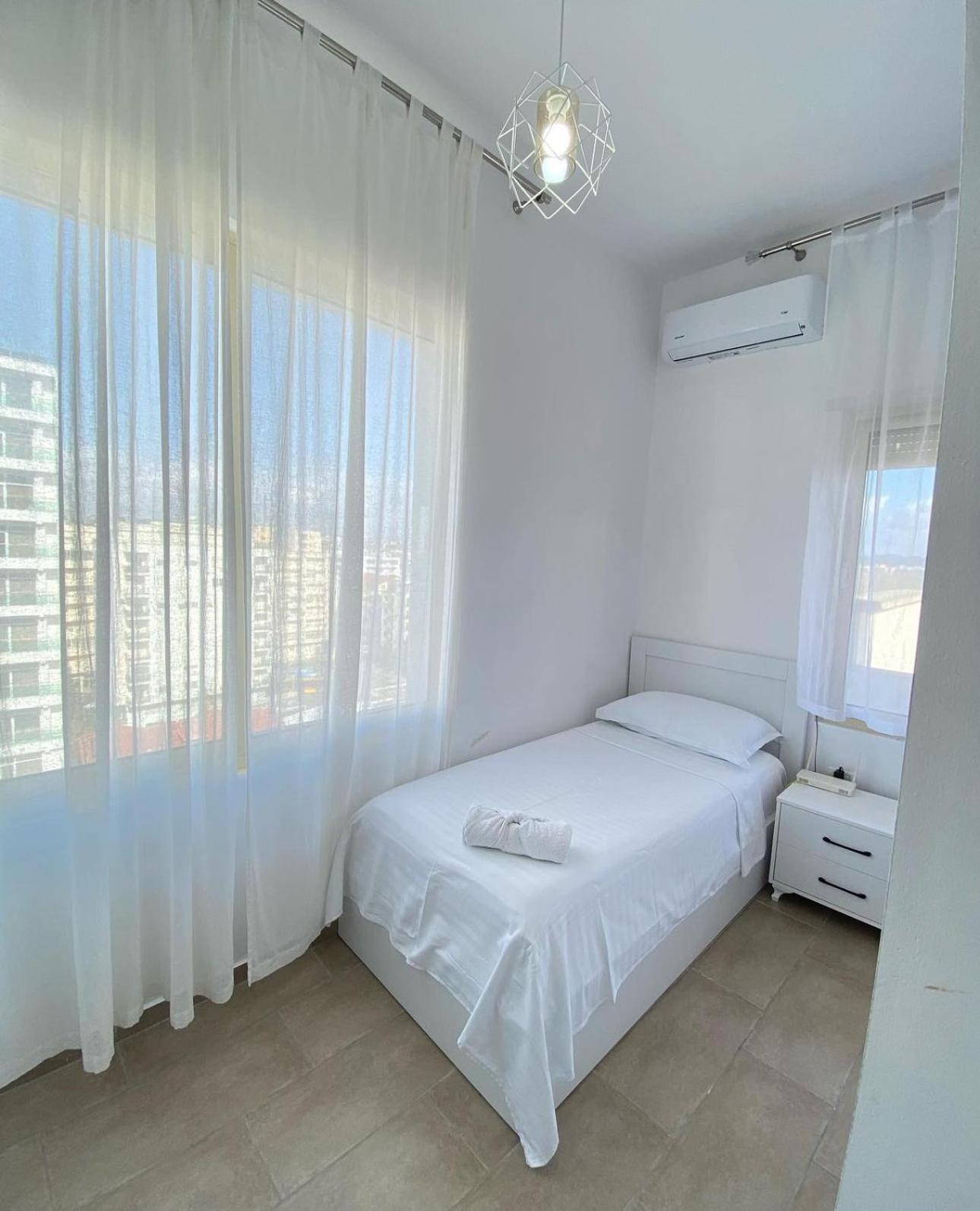 Prestige Apartament Sea View Durrës Esterno foto